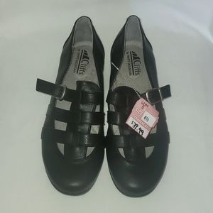 NWT Cliffs by White Mountains Black Shoes